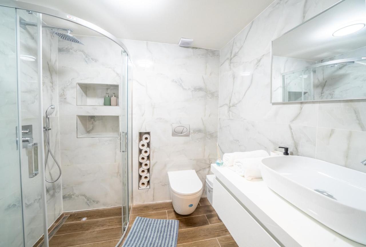 Exclusive Apartment With A View Of Prague Castle And Vltava River Esterno foto
